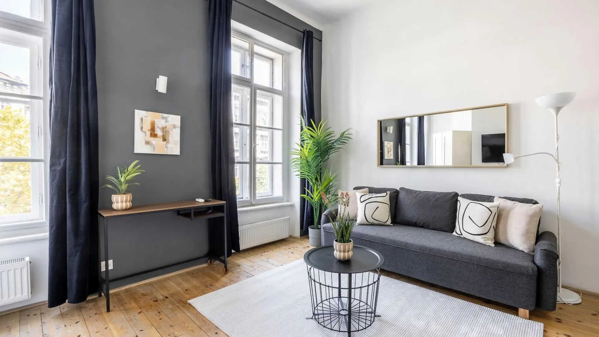 Deluxe Central 4Bedrm Apartment In The Heart Of Budapest