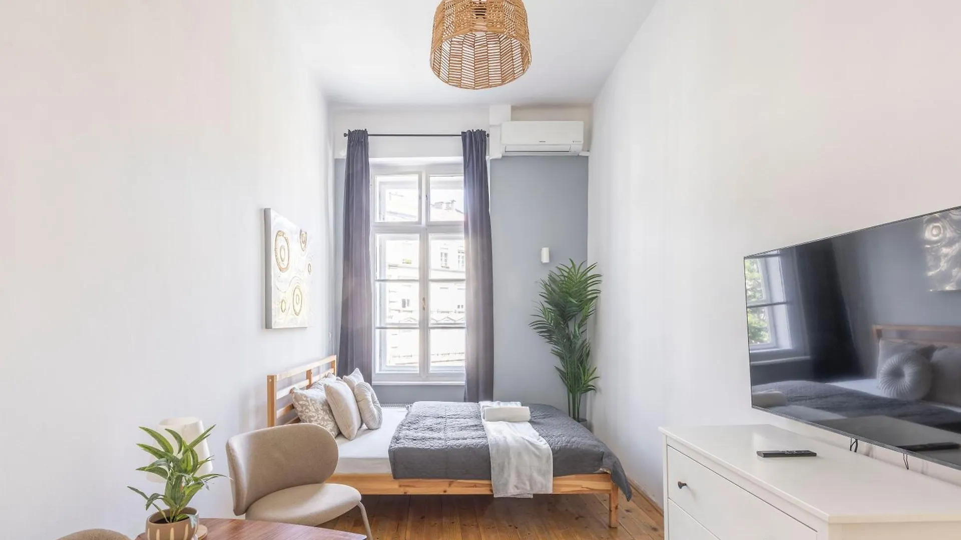 Deluxe Central 4Bedrm Apartment In The Heart Of Budapest