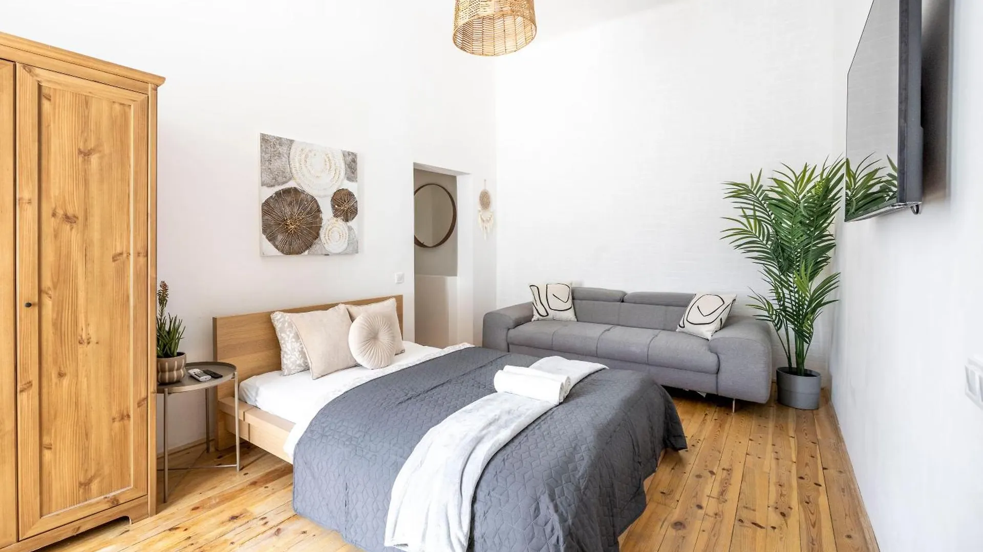 Deluxe Central 4Bedrm Apartment In The Heart Of Budapest